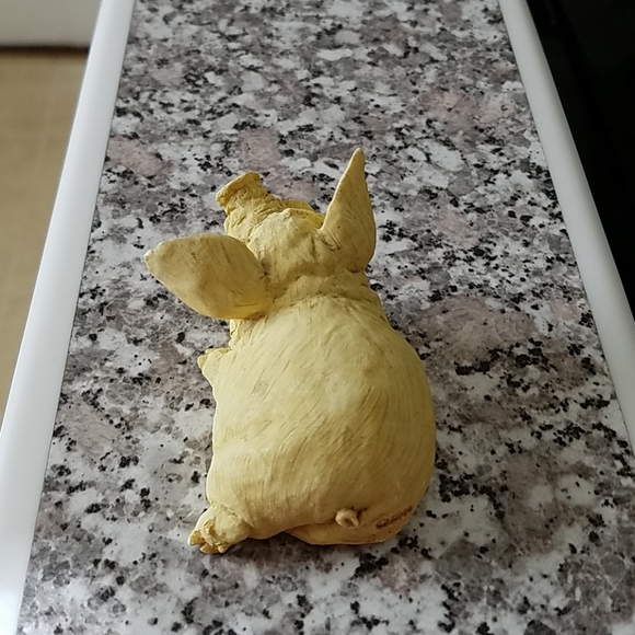 Happy Yellow Pig Figurine - 2000 Sealmark - Picture 3 of 4